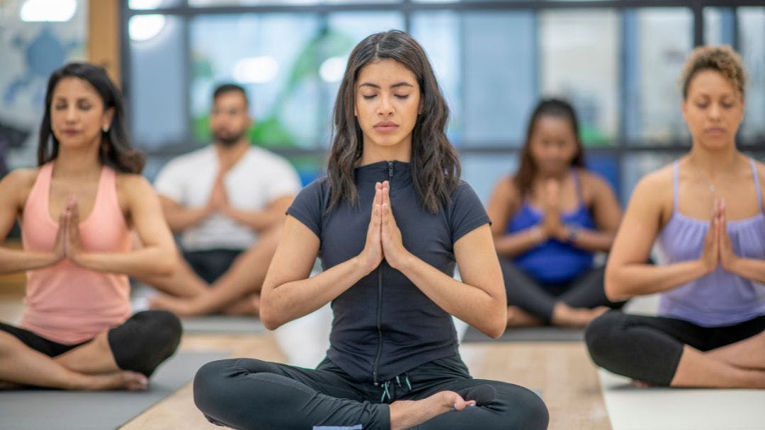 3 Factors Influencing Average Yoga Instructor Salaries in 2024